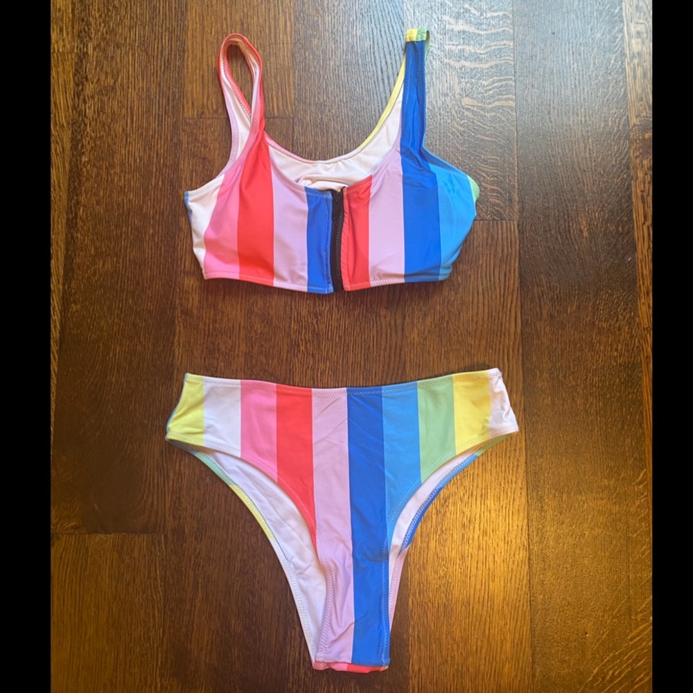 🌈 Rainbow Swimsuit 🌈 - Picture 7 of 9